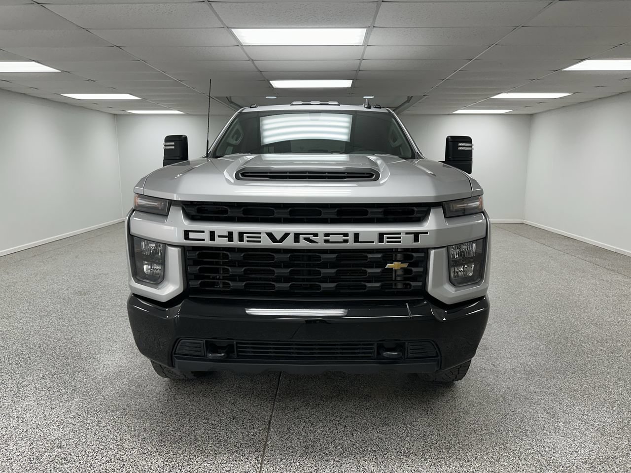 Used 2023 Chevrolet Silverado 2500 Custom w/ Custom Value Package AWD/4WD image 3
