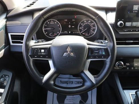 Used 2022 Mitsubishi Outlander SE image 22