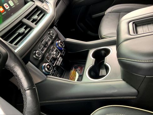 Used 2022 GMC Yukon SLT w/ SLT Luxury Package image 15