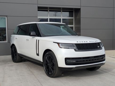 New 2026 Land Rover Range Rover Long Wheelbase SE image 3