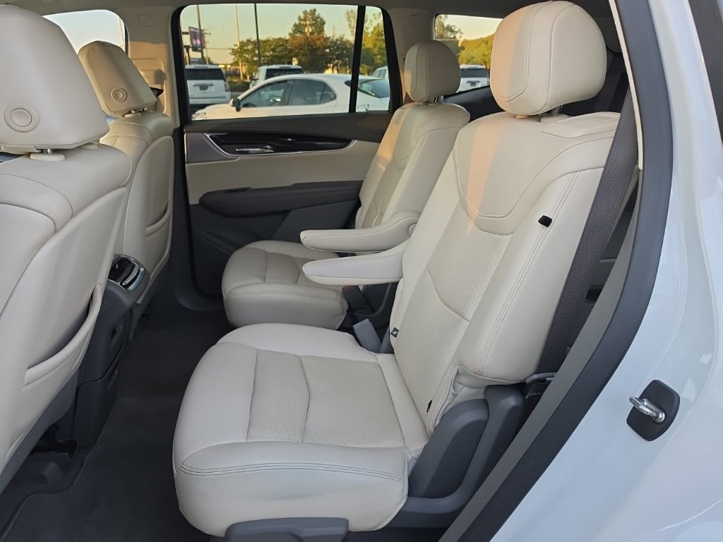 Used 2022 Cadillac XT6 Premium Luxury FWD image 6