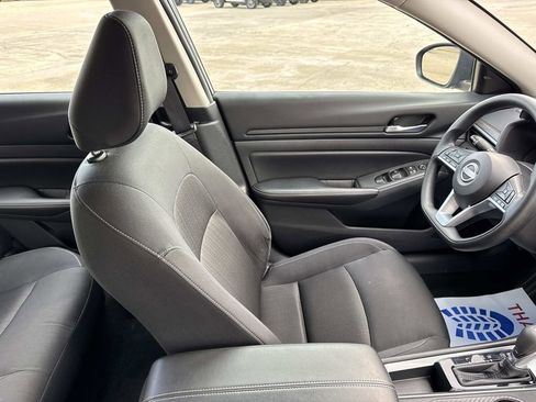 Used 2025 Nissan Altima 2.5 SV FWD image 22