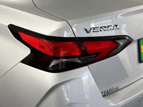 Used 2021 Nissan Versa SV image 36