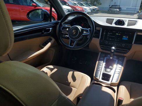 Used 2021 Porsche Macan AWD/4WD image 13