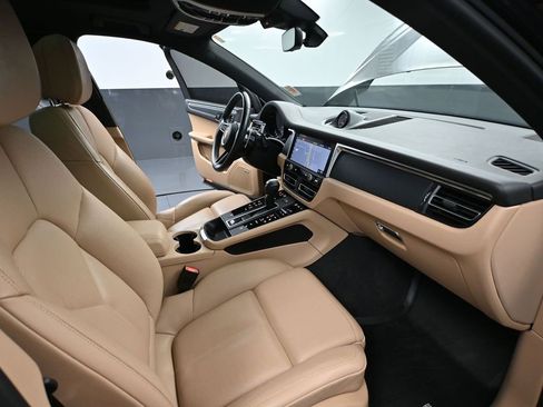 Used 2022 Porsche Macan Base image 54