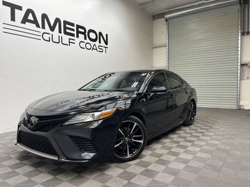 Used 2019 Toyota Camry XSE image 2