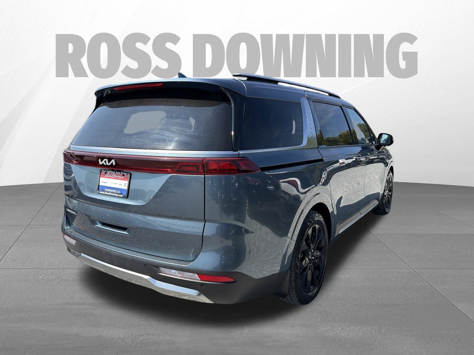 Used 2023 Kia Carnival SX FWD image 4