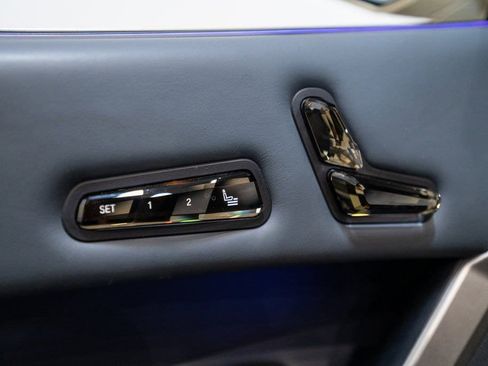 Used 2023 BMW iX xDrive50 w/ Ultimate Package 2 image 21