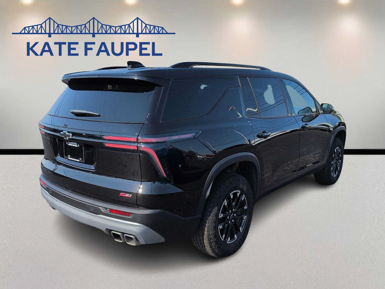 Used 2026 Chevrolet Traverse Z71 w/ LPO, Floor Liner Package AWD/4WD image 7