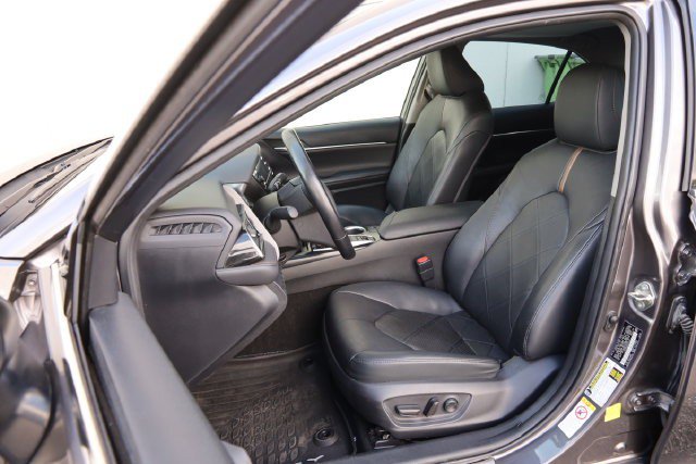 Used 2019 Toyota Camry XLE w/ Driver Assist Package FWD image 9