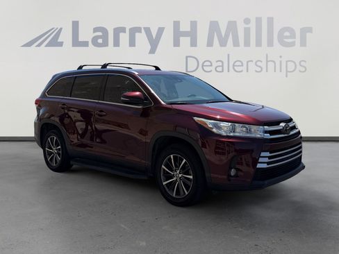 Used 2019 Toyota Highlander XLE FWD image 7
