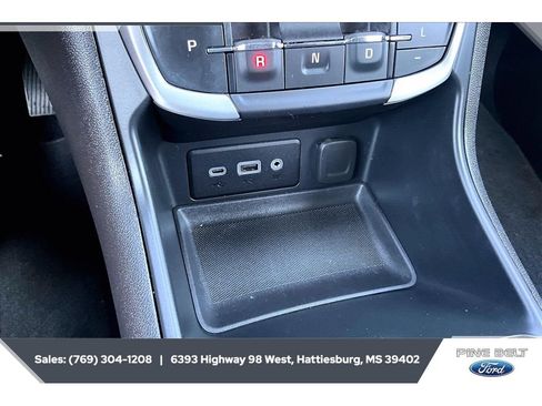 Used 2023 GMC Terrain SLE w/ Driver Convenience Package FWD image 24