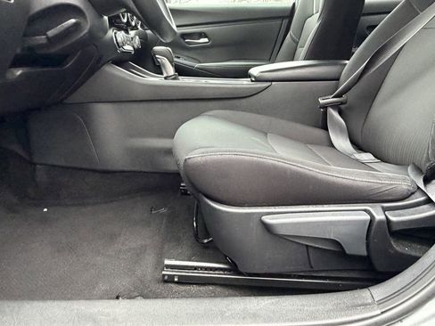 Used 2024 Nissan Sentra SV image 23