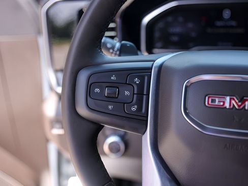 Used 2023 GMC Sierra 1500 SLT AWD/4WD image 17