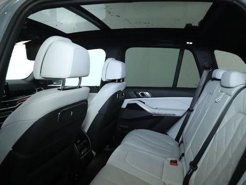 Used 2025 BMW X5 xDrive40i w/ M Sport Package image 15
