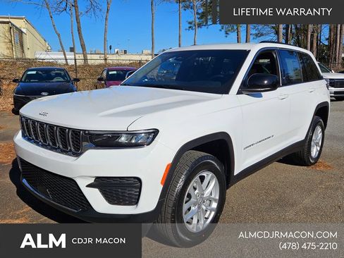 New 2025 Jeep Grand Cherokee Laredo RWD image 4
