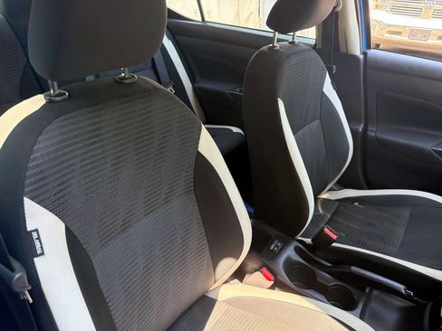 Used 2021 Nissan Versa SV FWD image 7