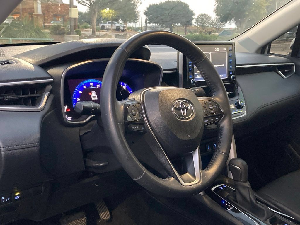 Certified 2022 Toyota Corolla Cross XLE AWD/4WD image 6