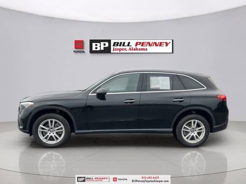 Used 2023 Mercedes-Benz GLC 300 4MATIC image 2