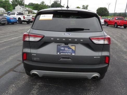 Certified 2022 Ford Escape SE w/ Cold Weather Package image 15