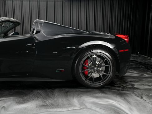 Used 2013 Ferrari 458 Spider RWD image 5