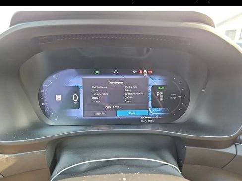 Used 2024 Volvo C40 P8 Recharge Plus w/ Climate Package AWD/4WD image 8