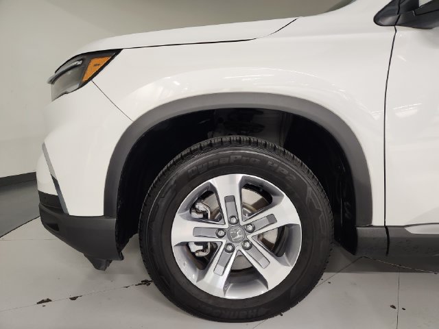 Used 2025 Honda Pilot EX-L image 11