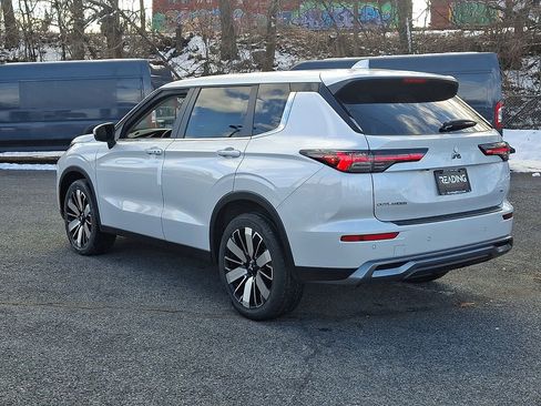 New 2026 Mitsubishi Outlander SE AWD/4WD image 5