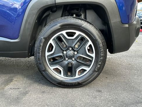 Used 2016 Jeep Renegade Trailhawk w/ Safety & Security Group image 26