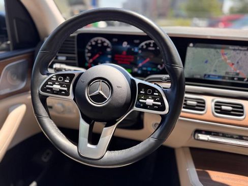 Used 2021 Mercedes-Benz GLS 450 4MATIC image 25