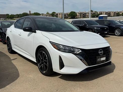 Used 2025 Nissan Sentra SR image 1