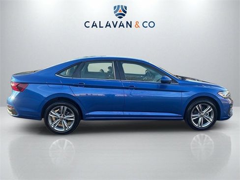 Used 2024 Volkswagen Jetta SE image 8