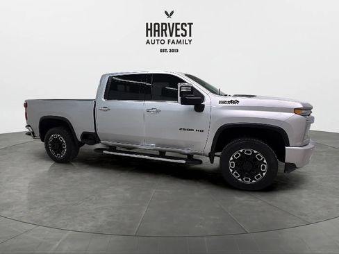 Used 2022 Chevrolet Silverado 2500 High Country w/ Technology Package image 9