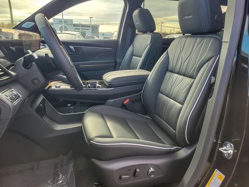 New 2026 Buick Enclave Avenir w/ Super Cruise Package image 9