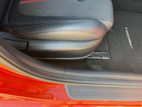 Used 2020 Hyundai Veloster Turbo FWD image 28