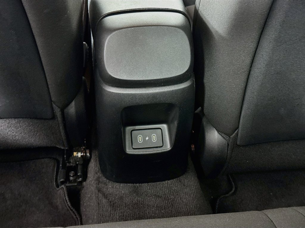 Used 2025 Hyundai Elantra Sport FWD image 35