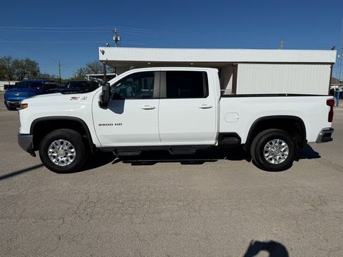 Used 2024 Chevrolet Silverado 2500 LT image 3