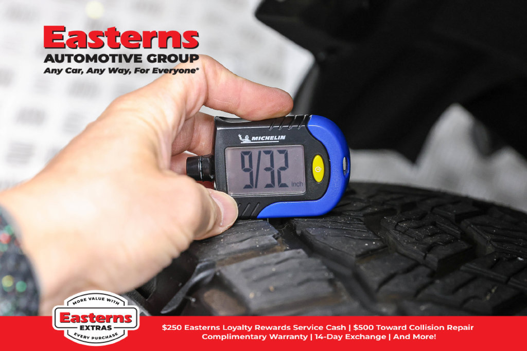 Used 2025 Toyota 4Runner Trailhunter AWD/4WD image 30