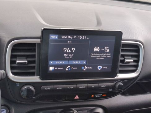 Used 2025 Hyundai Venue SEL FWD image 16