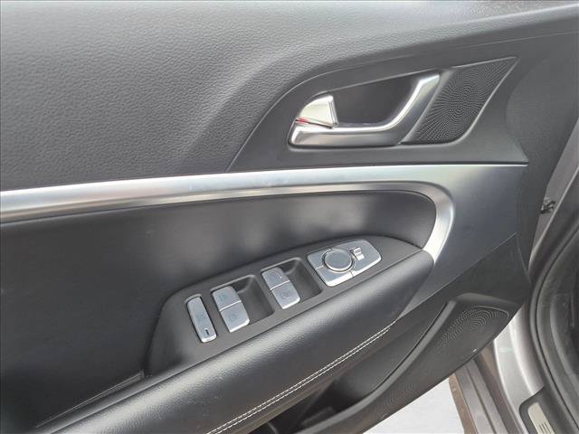 Used 2026 Genesis G70 2.5T RWD image 11