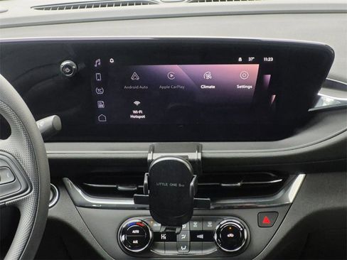 Used 2025 Buick Envista Preferred image 9