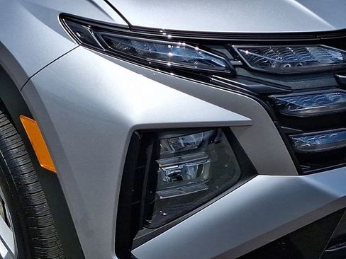 Used 2025 Hyundai Tucson SE image 11