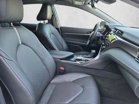 Used 2020 Toyota Camry XSE FWD image 16