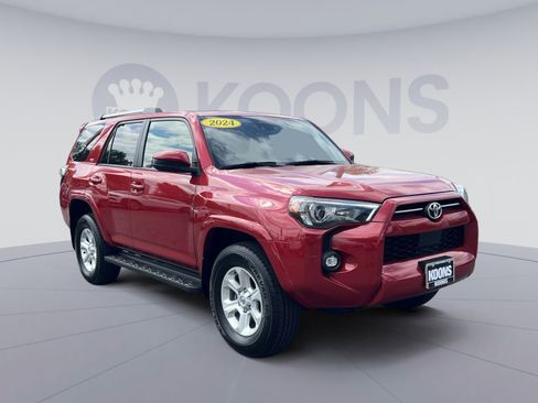 Used 2024 Toyota 4Runner SR5 AWD/4WD image 2