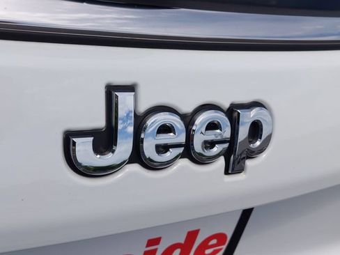 Used 2023 Jeep Compass Latitude AWD/4WD image 37