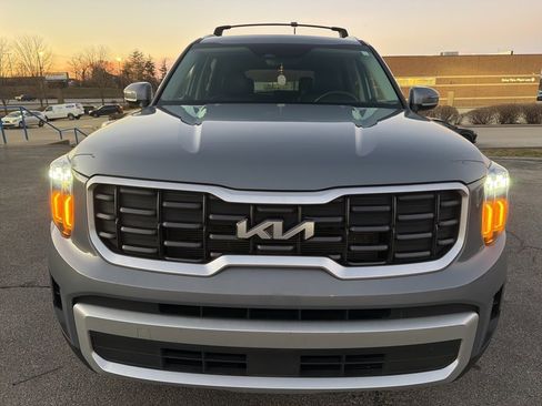 Used 2025 Kia Telluride S image 2