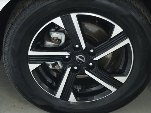 Certified 2024 Nissan Sentra SV image 38