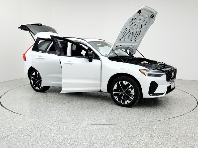 New 2026 Volvo XC60 B5 Plus w/ Climate Package AWD/4WD image 10