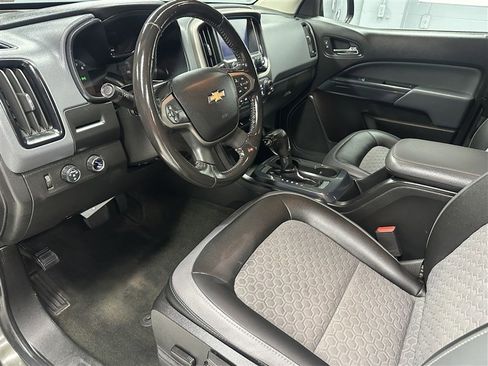 Used 2018 Chevrolet Colorado Z71 AWD/4WD image 2