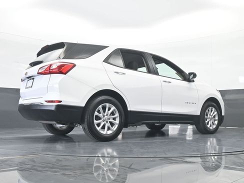 Used 2018 Chevrolet Equinox LS image 56